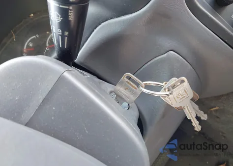 2002 Chevrolet Tracker Hard Top Base from USA, damaged, VIN 2CNBJ13C526902991